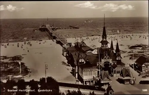 Ak Seebad Heringsdorf, Blick auf die Seebrücke, Strand