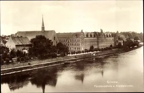 Ak Grimma in Sachsen, Fürstenschule und Klosterkirche, Fluss