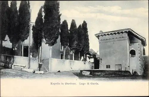 Ak Gardone Riviera Lombardia, Kapelle im Ort, Treppe, Mauer