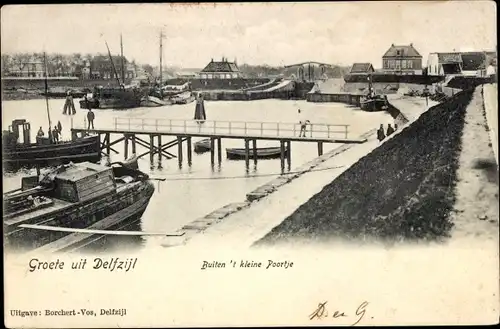 Ak Delfzijl Groningen, Buiten 't kleine Poortje