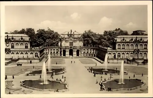 Ak Dresden Altstadt, Zwingerhof, Wallpavillon, Springbrunnen, vor der Zerstörung