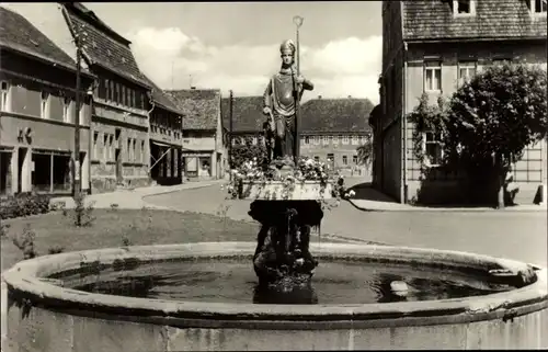 Ak Kölleda in Thüringen, Wipertusbrunnen am Markt