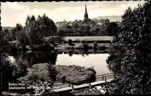 Ak Kahla in Thüringen, Saalepartie mit Blick auf die Stadt