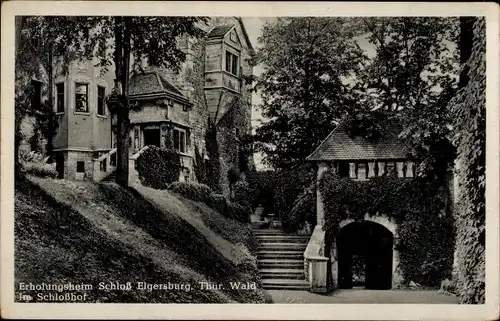 Ak Elgersburg in Thüringen, Erholungsheim Schloss Elgersburg, Im Schlosshof