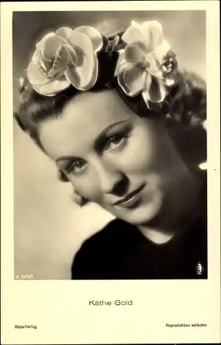 Ak Schauspielerin Käthe Gold, Portrait mit Blumen im Haar, Ross Verlag A 2972 1