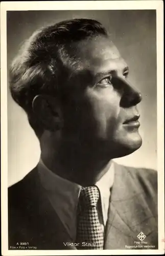 Ak Schauspieler Viktor Staal, Portrait, Anzug