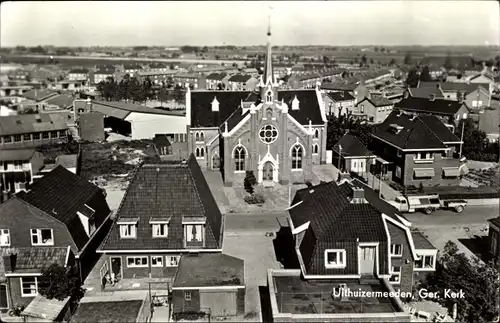 Ak Uithuizermeeden Groningen, Ger. Kerk, Stadtansicht mit Kirche