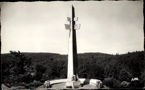 Ak Laprade Aude, Fontbruno, Monument du Corps Franc de la Montagne Noire