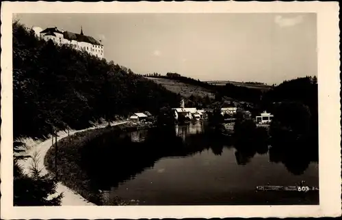 Ak Český Šternberk Böhmisch Sternberg Mittelböhmen, Partie am See