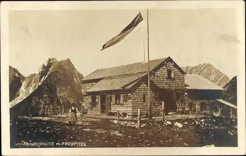 Ak Zams in Tirol, Memminger Hütte, mit Freispitze, Fahne