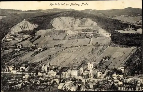 Ak Hinterbrühl bei Mödling in Niederösterreich, Luftbild vom Ort