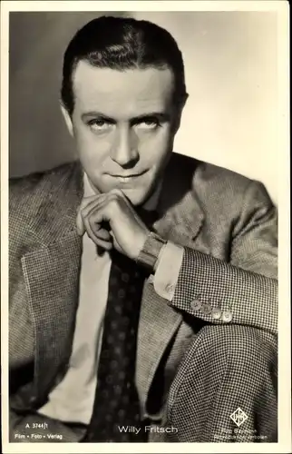 Ak Schauspieler Willy Fritsch, Portrait im Anzug, Ufa Film