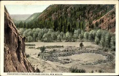 Ak New Mexico USA, Prehistoric Pueblo in Frijoles Canyon