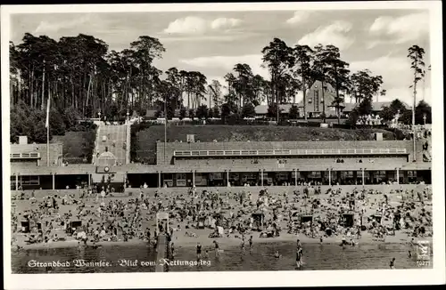 Ak Berlin Zehlendorf Wannsee, Blick vom Rettungssteg auf den Strand