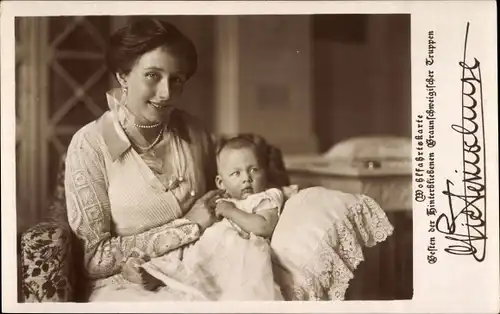 Ak Prinzessin Victoria Luise von Preußen, Portrait mit Kind, Wohlfahrtskarte