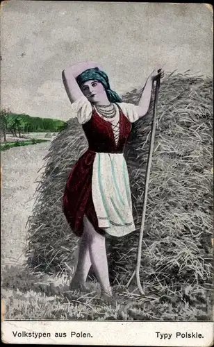 Ak Typy polskie, Volkstypen aus Polen, Bauernmädchen, Heu