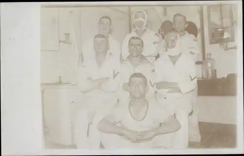 Foto Ak Sønderborg Sonderburg Dänemark, Deutsche Soldaten in Uniformen, Seeleute