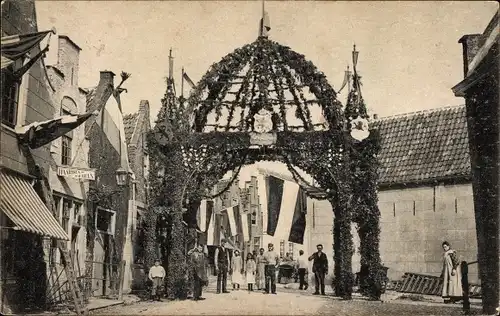 Ak Zierikzee Zeeland, Straatversieringen bij het bezoek van H.M. Koningin Wilhelmina en Z.K.H. Prins