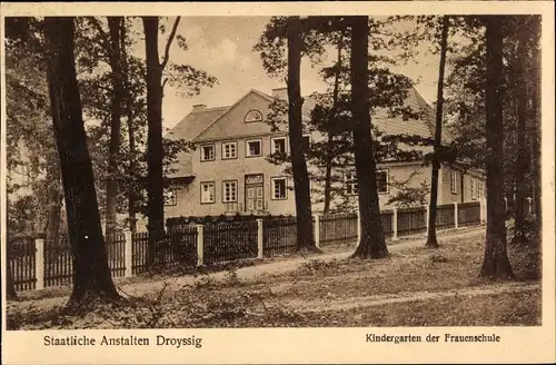 Ak Droyßig im Burgenlandkreis, Kindergarten der Frauenschule
