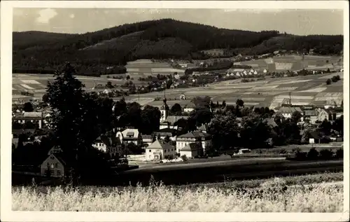 Ak Oppach in Sachsen, Gesamtansicht mit Pickaer Berg