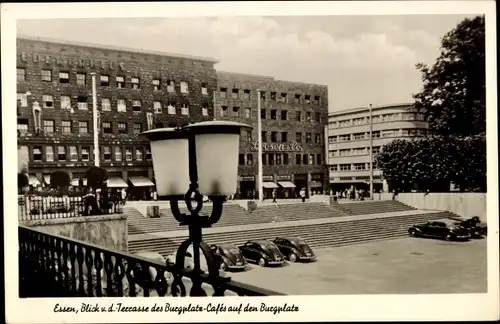 Ak Essen im Ruhrgebiet, Blick v. d. Terrasse des Burgplatz Cafés auf den Burgplatz