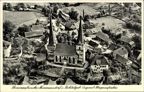 Ak Nemmersdorf Goldkronach in Oberfranken, Fliegeraufnahme, Blick auf die Kirche