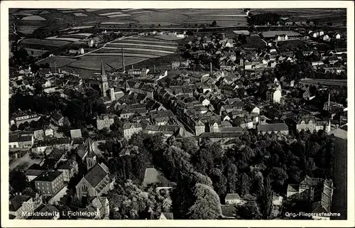 Ak Marktredwitz in Oberfranken, Fliegeraufnahme von Stadt