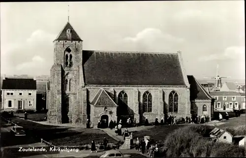 Ak Zoutelande Veere Zeeland Niederlande, Kerkuitgang