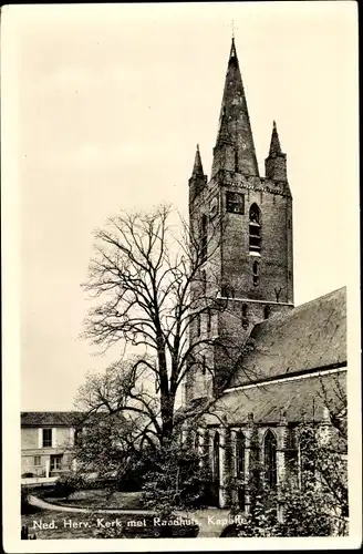 Ak Kapelle Zeeland Niederlande, Ned. Herv. Kerk met Radhuis