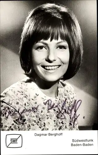 Ak Fernsehmoderatorin Dagmar Berghoff, Portrait, Autogramm, Südwestfunk Baden-Baden