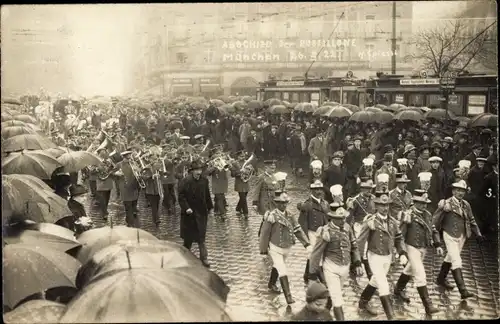 Foto Ak München Bayern, Abschied der Postillone 1922, Zuschauer