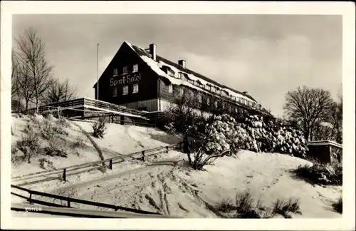 Ak Klingenthal Sachsen, Sporthotel Waldgut Aschberg im Winter