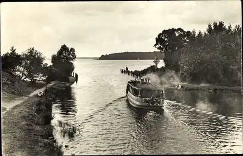 Ak Lenz Malchow Mecklenburg, Ausfahrt auf den Plauer See, Schiff