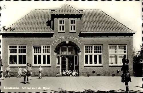 Ak Muntendam Groningen, School met de Bijbel, Bybel