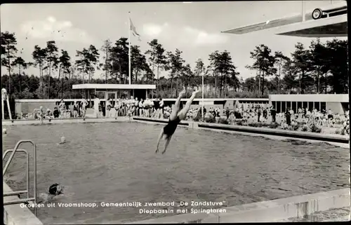 Ak Vroomshoop Twenterand Overijssel Niederlande, Partie im Schwimmbad De Zandstuve, Turmsprung