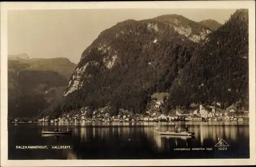 Ak Hallstatt im Salzkammergut Oberösterreich, Totalansicht, Ruderboote