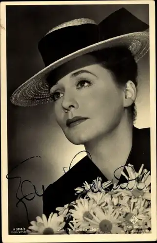 Ak Schauspielerin Zarah Leander, Portrait, Autogramm, Hut, Blumen