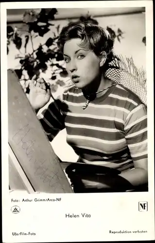 Ak Schauspielerin Helen Vita, Portrait als Malerin, UFA Film, Autogramm