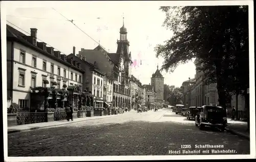 Ak Schaffhausen Stadt Schweiz, Hotel Bahnhof und Bahnhofstraße