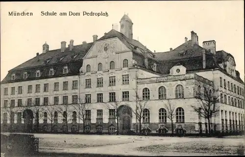 Ak München, Schule am Dom Pedroplatz