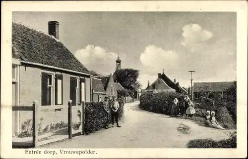 Ak Vrouwenpolder Walcheren Zeeland Niederlande, Dorfeingang