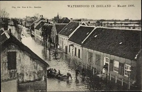 Ak Hontenisse Zeeland Niederlande, Watersnood, 1906, Menschen im Boot