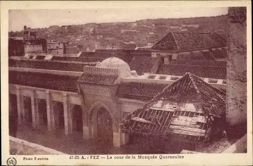 Ak Fès Fez Marokko, La cour de la Mosquee Quaraouine