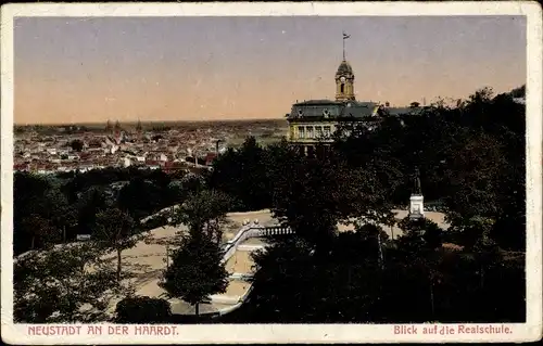 Ak Neustadt an der Haardt Neustadt an der Weinstraße, Blick auf die Realschule