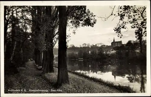 Ak Weißenfels an der Saale, Abendstimmung Bad Allee