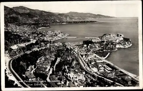 Ak Monte Carlo Monaco, Vue generale de la Principaute, Blick auf den Ort, Meer