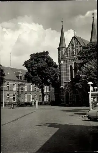 Ak Uden Nordbrabant, Kapel en Klooster voorzijde