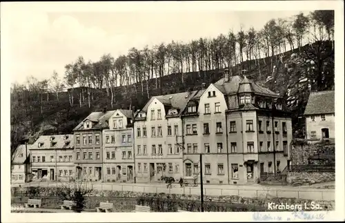 Ak Kirchberg in Sachsen, Teilansicht, Häuser, Parkbänke