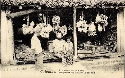 Ak Colombo Sri Lanka, Früchtestand, Einheimische mit Kind, Bananen, Markt