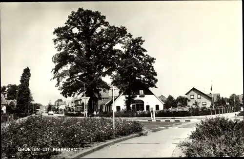 Ak Eibergen Gelderland, Straßenpartie, Häuser, Bahnschranke